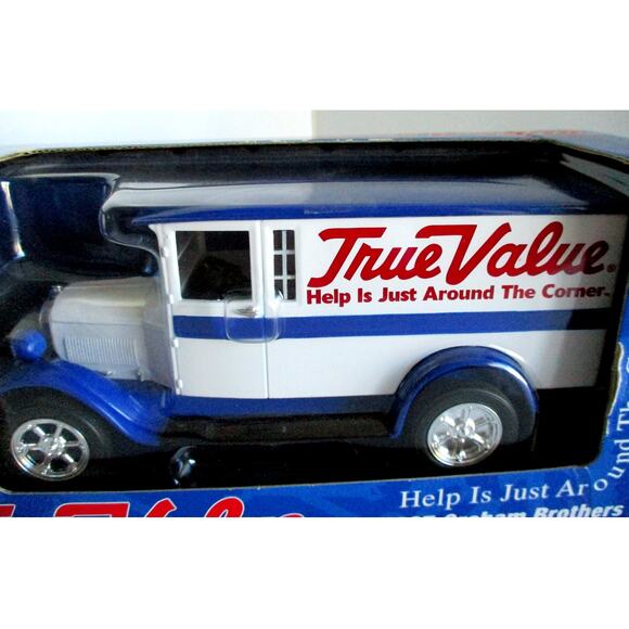 ERTL True Value Die Cast 1927 Graham Brothers Delivery Truck Bank 21216P - Picture 2 of 7